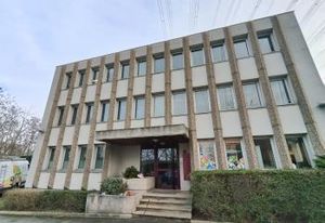 Location bureaux Igny - Proche grands axes routiers et bus
