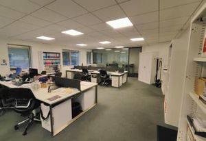 Location bureaux Meudon - Proche A86 et N118, RER et bus