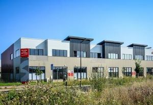 Locaux mixtes activité/bureaux à vendre Saint-Pierre-du-Perray - Proche RER et autoroutes