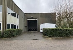 Local d'activité à louer Trappes - Proche A12, N10, A86