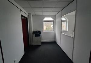 Location bureaux Orsay - Proche RER et autoroutes