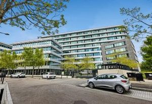 Bureaux à louer Montigny-le-Bretonneux - Proche gare SQY et axes routiers