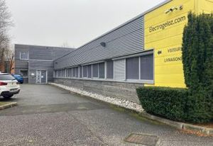 Location bâtiment mixte activité/stockage Trappes - Proche N10, A12, A86