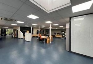 Bâtiment industriel à vendre Maurepas - Proximité N10 et RN12