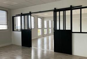 Bureaux à louer Montigny-le-Bretonneux - Proche gare et autoroutes