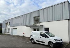 Local d'activité à vendre Buc - Accès sécurisé et fibré