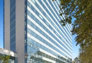 Location bureaux Courbevoie - Proximité Ligne 1 métro Esplanade de la Défense