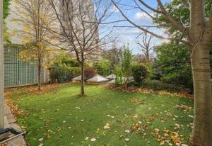 Bureaux à vendre ou louer à Neuilly-sur-Seine, proche métro Les Sablons et bus
