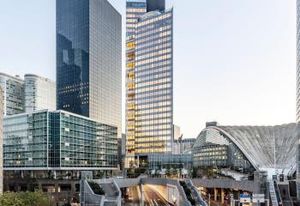 Location bureaux Courbevoie - Proche métro, RER, tram et bus