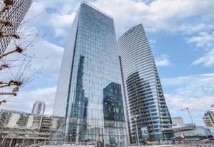 Bureaux à louer Puteaux La Défense - Métro, RER et tram