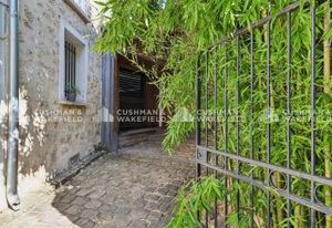 Vente local d'activité Bagneux centre historique avec jardin