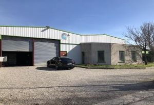 Location local d'activité Saint-Laurent-de-Mure - Proche aéroport & A43/A432