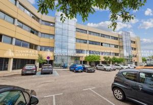 Location bureaux Aubagne - Proximité autoroute A50 et centre commercial
