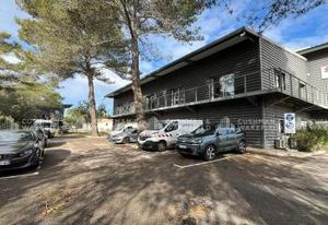 Local d'activité à louer Signes - Proximité A50 et circuit du Castellet