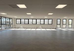 Bureaux à louer Aubagne - Proche A50, A52, bus et gare TER