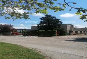 Site industriel à vendre Saint-Laurent-de-Mure - Proximité autoroutes