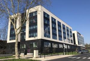 Location bureaux Évry - Proche RER, Tram et Autoroutes A6 et N104