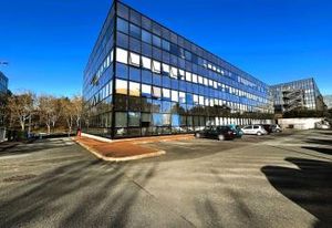 Vente bureaux Courcouronnes - Proche Centre Commercial Evry 2, RER, Tram et Bus