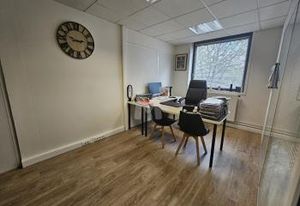 Location bureau Courcouronnes - Proche Centre Commercial Evry II et RER D