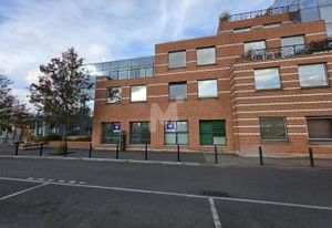 Vente bureaux Courcouronnes - Proche gare RER D, autoroute A6 et Francilienne