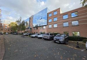 Vente bureaux Courcouronnes - Proche gare RER D, autoroute A6 et Francilienne