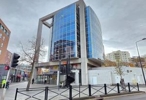 Vente bureaux en centre-ville d'Évry, proche autoroutes et transports en commun