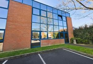 Location bureaux Savigny-le-Temple - Proche gare RER D