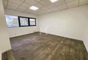 Location bureaux Savigny-le-Temple - Proche gare RER D