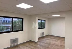 Location bureaux Grigny - Proche A6, N7 et RER D