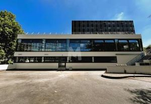 Location bureaux Évry - Proche RER, autoroute, et centre commercial