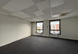 Location bureaux Massy - Proche A10, N20, TGV et RER