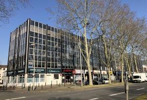 Location bureaux Courcouronnes - Proche RER, Tram et autoroutes