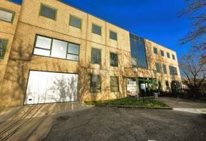 Local d'activité à louer Viry-Châtillon - Proche RER et Nationale 7