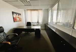 Vente bureau Courcouronnes - Centre-ville, proche RER et Tram