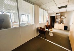 Vente bureau Courcouronnes - Centre-ville, proche RER et Tram