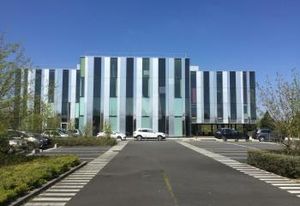 Location bureaux Lieusaint - Carré Sénart, proche commerces et transports