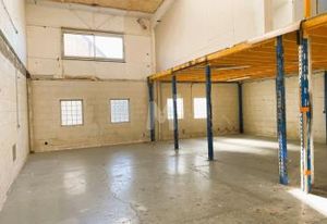 Local d'activité à vendre Crosne - 3 lots, mezzanine incluse