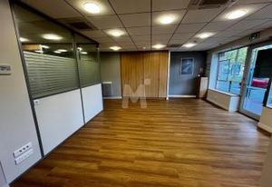 Location local commercial Évry-Courcouronnes - Face centre commercial
