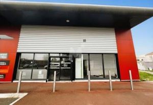 Location local commercial Pringy - Axe passant 27 000 véhicules/j