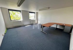 Bureaux à louer Evry-Courcouronnes - Proche RER D et Centre Commercial Le Spot