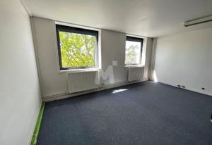 Bureaux à vendre Evry-Courcouronnes - Proche RER D et Centre Commercial Le Spot