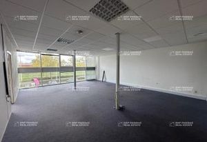 Location bureau Saint-Cyr-sur-Loire - Proche transports