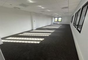 Location bureaux Dijon - Proche tramway et rocade