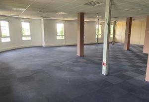 Location bureaux Dijon - Proche centre commercial Toison d'Or et rocade