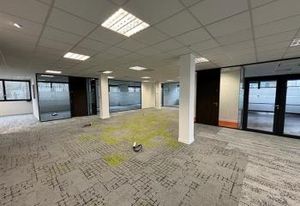 Location bureaux Dijon - Proximité centre commercial Toison d'Or et rocade