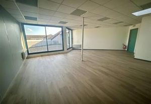Location bureaux Dijon - Proche Centre Commercial Toison d'Or et Tramway