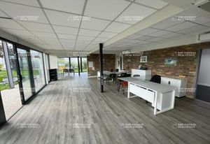 Location bureaux Tours Nord - Immeuble indépendant sur terrain clos
