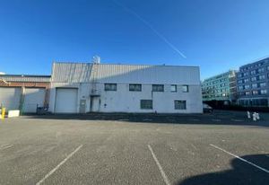 Lot d'activité et bureaux à louer Massy - 19 places de stationnement