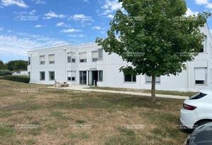 Vente bureaux Technopôle Nancy-Brabois, parking et espace vert