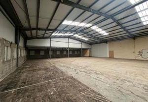 Bâtiment d'activité et stockage à louer Landivisiau - 3 cellules disponibles